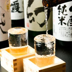 各種地酒、日本酒、ワイン取り揃えております。