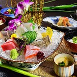 播磨灘を中心に旬魚を豊富に取り入れたお昼・夜のおもてなし料理が人気。