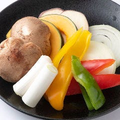 地元の旬野菜を中心にとっておきのお野菜を。焼く更に美味しさUP