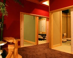 旬を楽しむ懐石ご宴会×全室個室 日本料理あきない　天王町_茶室をイメージさせる個室の入り口