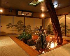 旬を楽しむ懐石ご宴会×全室個室 日本料理あきない　天王町_ライトアップされた箱庭