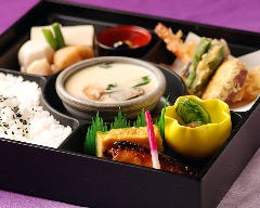 旬を楽しむ懐石ご宴会×全室個室 日本料理あきない　天王町_弁当E