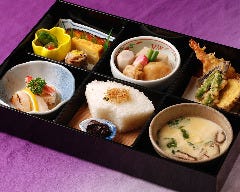 旬を楽しむ懐石ご宴会×全室個室 日本料理あきない　天王町_花（はな）