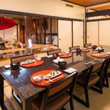 10名様以上のご宴会：季節の懐石コース・鍋物コース＋1,320円の飲み放題が付いたプランでございます。