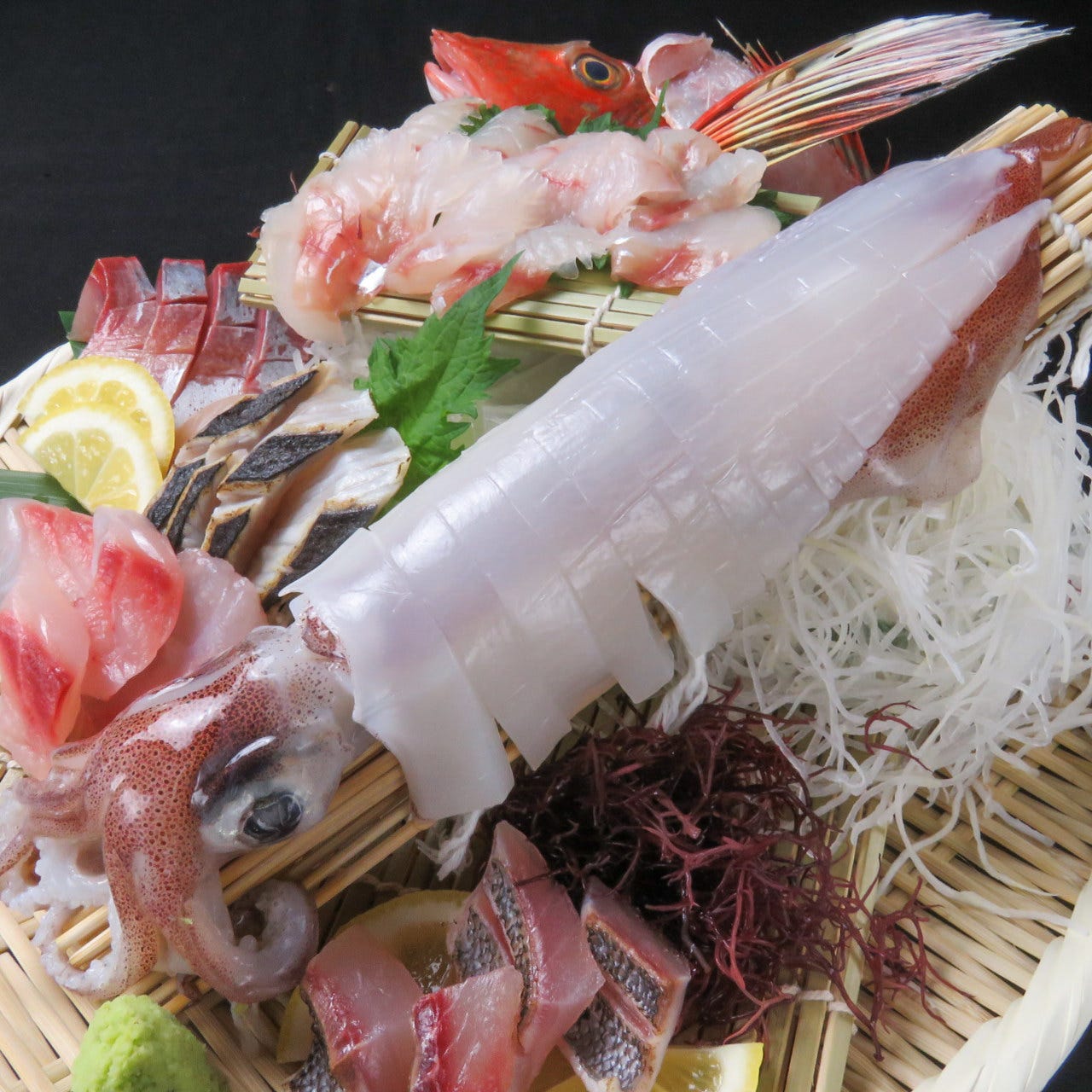TsukimaruumiOhashi (Ohashi/Sashimi (Raw Sliced Fish TsukimaruumiOhashi (Ohashi/Sashimi (Raw Sliced Fish