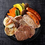 【4種のお肉BBQ+2時間飲み放題】の宴会コースがおすすめ！
