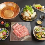 メニューは創業90年の日本料亭「北大路」の本格和食コース。