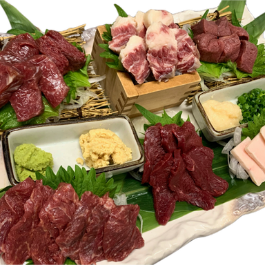 馬肉専門卸問屋 勝馬_【予約推奨】極み 馬刺し豪快盛り (3~5人前)
