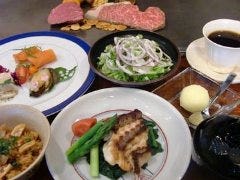 ステーキハウス 小で毬