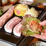 美味しい豚肉を新鮮野菜で包み、サムギョプサル！