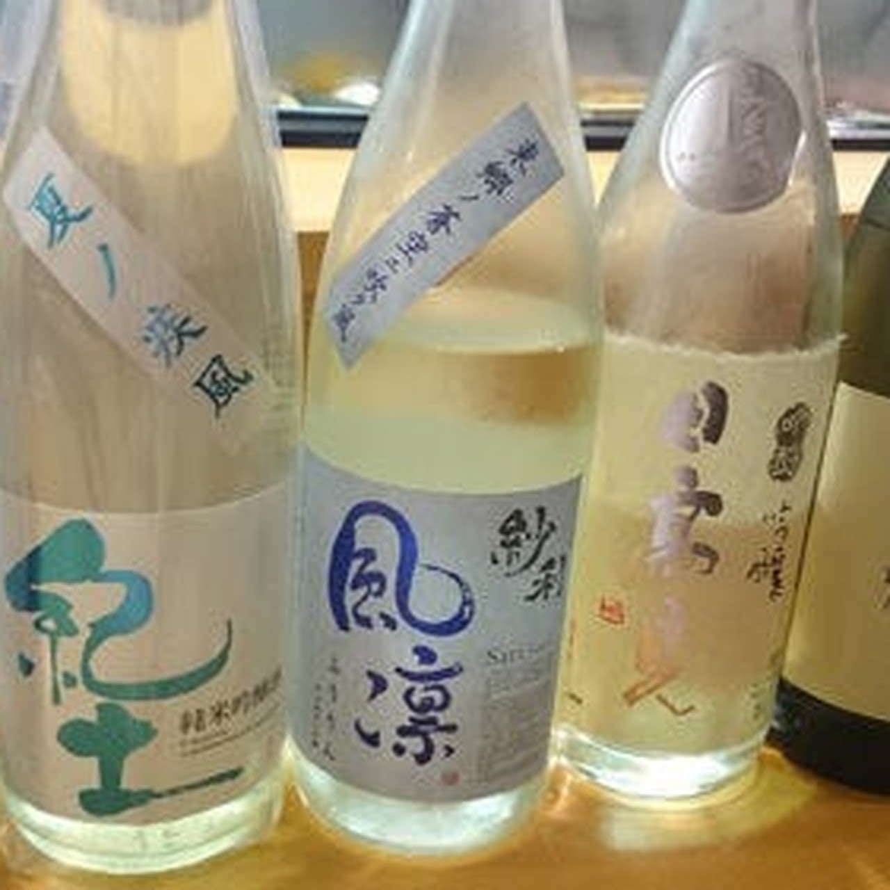 活鮨 魚發（はつ） 神戸三宮_季節に合わせて旬の日本酒を常時30種類以上取り揃えています！