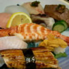 活鮨 魚發（はつ） 神戸三宮_１５種類以上の天然の魚が食べられますよ！