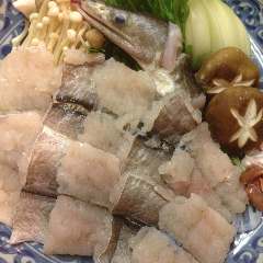 鱧の骨と淡路の玉ねぎでじっくり出汁をとった「鱧しゃぶ鍋」