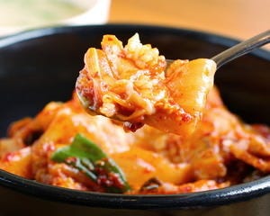 韓国料理セントの焼豚キムチどんぶり