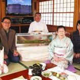 江戸前寿司職人が同乗する贅沢なプランも大変人気です。