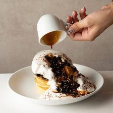 黒糖タピオカとたっぷり生クリームのパンケーキ