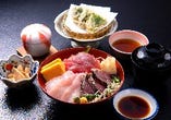 【日替り】三色海鮮丼とサンガ天ぷら御膳