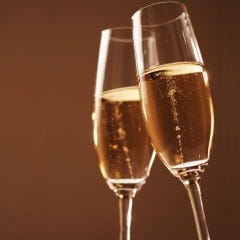 スパークリングワインもご用意★ お祝いにはみんなで乾杯♪