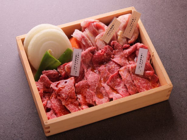 三大和牛食べ比べ 個室燒肉 つなぐ なんば千日前店