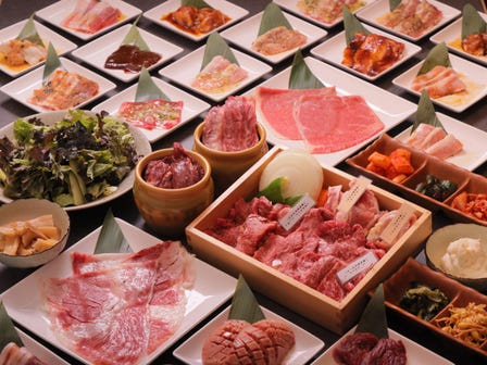 Sandaiwagyu Tabekurabe Koshitsuyakiniku Tsunagu Nambasennichimae