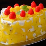 誕生日や記念日の主役を華やかにお祝い♪シェフ特製のケーキもご用意可。お祝いの瞬間を盛上げるBGMや照明など、スタッフ一同でサプライズをお手伝いします。記憶に残る特別な日を演出します。