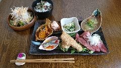 居酒屋食堂 きまぐれキッチンなないろ 