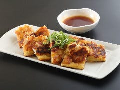 魚介とチーズの旨味が相性抜群のチヂミ
