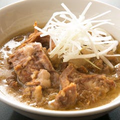 煮込んで…スープを替え煮込み5時間…とろっとろの牛スジ煮込み