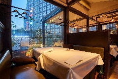 新宿でディナー デートにおすすめな夜景が綺麗なレストラン特集