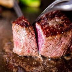 メインのステーキはテンダーロインとサーロインからお選び頂けます