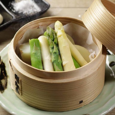 北の味紀行と地酒 北海道 大手町店_アスパラせいろ蒸し