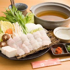 夏の暑さも、涼しくてコクのある黄金スープ鍋で吹っ飛びます!