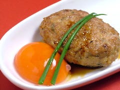 大葉香る　つくね卵黄添え