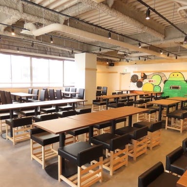 食べ呑ん_広々とした店内