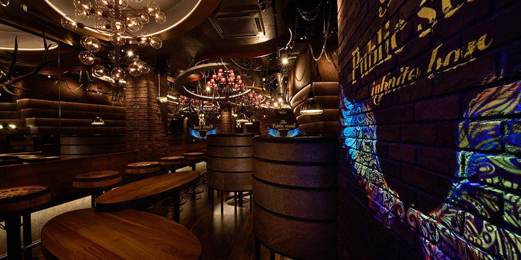 パブリックスタンド新宿歌舞伎町店 お酒・スポーツバー