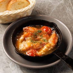 魚介と旬野菜のアヒージョ