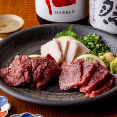 絶品馬刺し3点盛り♪ 美味しい部位をつまみにどうですか★