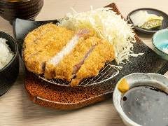 大阪ヘルメスソースロースとんかつ弁当