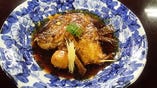 アテにもオカズにもこれ！！！
鯛の荒炊き！！！