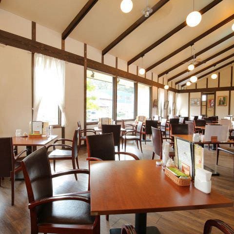 Cafe Restaurant ӂ΁`futaba