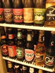 世界のビールやフルーツビールなど約30種!!