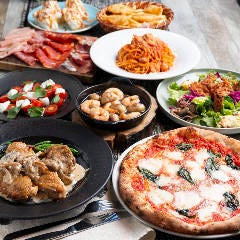 魚介やお肉など、お料理に合わせてワインをお選びいただけます。