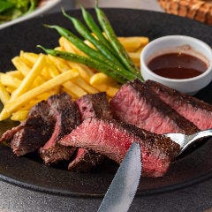 ボリューム満点！ジューシーなお肉とお野菜たっぷり！