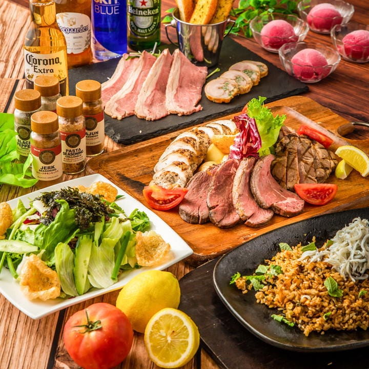 大阪のおすすめスポーツバー『スポーツバー スリーモンキーズカフェ なんば道頓堀』の肉料理