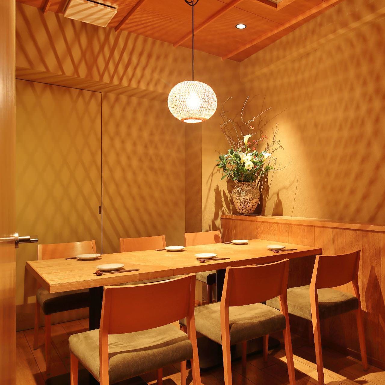 神楽坂 坂の花 コース 伊勢海老とズワイ蟹のしゃぶしゃぶを堪能 自慢の逸品フルコースの 旬の厳選食材コース 全15品 ぐるなび