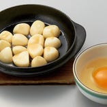ニンンクオイル焼（ゴマ油・生玉子付）