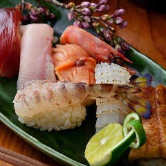大好評のお寿司も 復活しました！！
