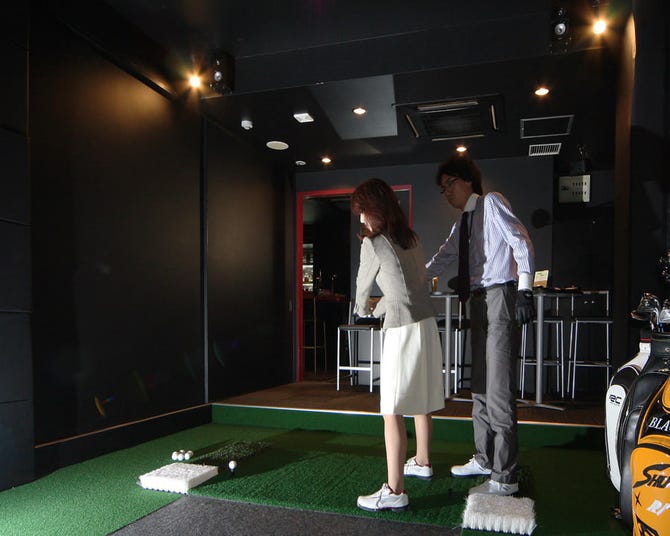 Sports Golf Bar Viva スポーツアンドゴルフバービバ 三宮 ゴルフバー ぐるなび