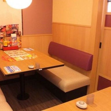 夢庵 日立鮎川店_ハレの日を彩る落ち着いた雰囲気のテーブル席