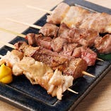 新鮮なもつを使用したモツ焼きや自慢の鉄板料理を多数【東京都】